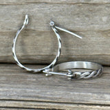 Twist pattern hoop earrings